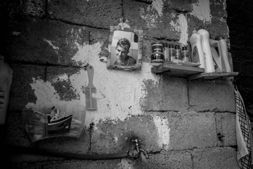  تصوير الكساندر افونسو - نازحون ايزديون لا يملكون شيئا لكنهم يهبون كل شيء 